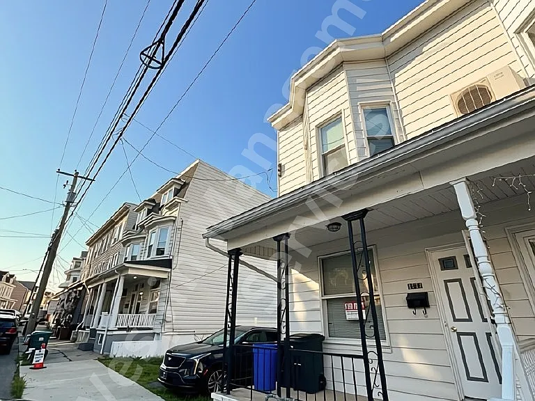 1734 W Norwegian St — Photo 4
