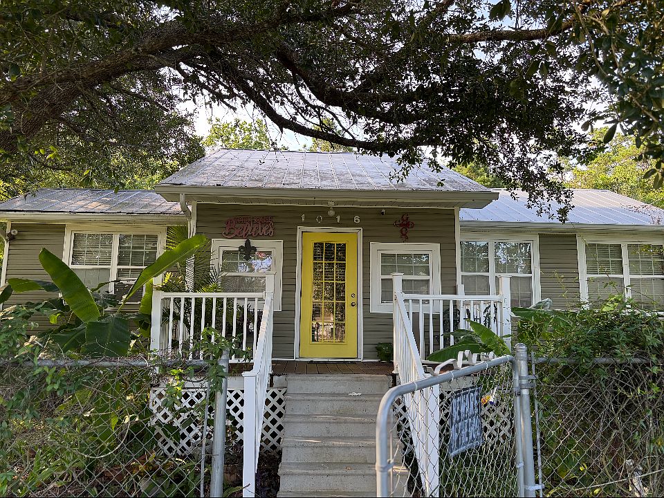 2nd image of 1016 Carroll St