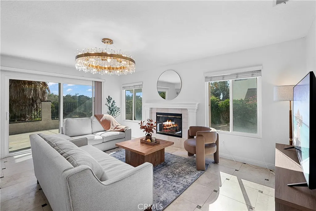 5 bed, 3009 sqft, $7,500 — Photo 3