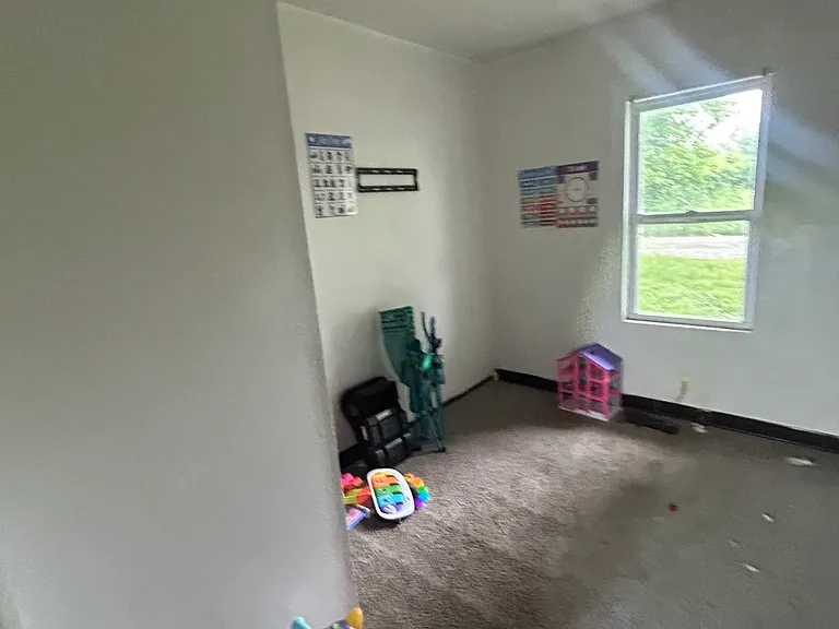 26 Leonard Dr — Photo 5