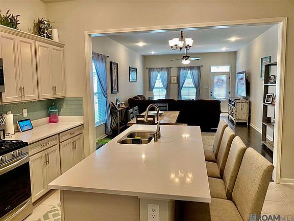 4th image of 1058 Shadow Bluff Dr