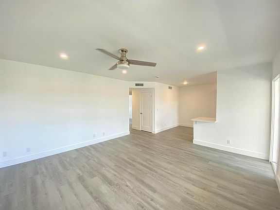 4th image of 600 Pine Drive #306