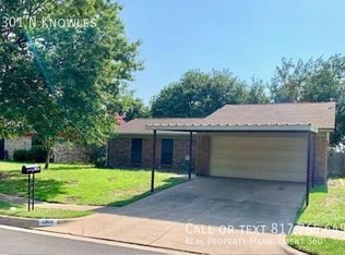 1301 N Knowles Dr, Saginaw, TX 76179