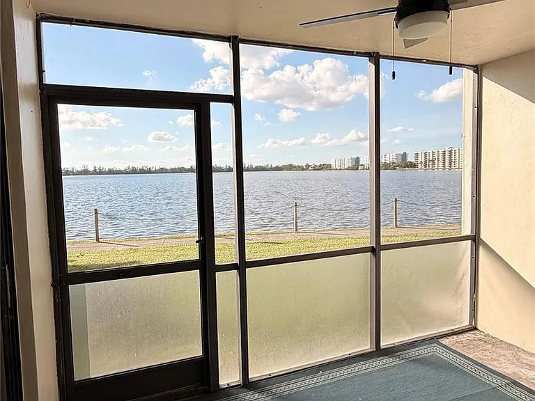 110 Lake Emerald Dr #107 — Photo 6