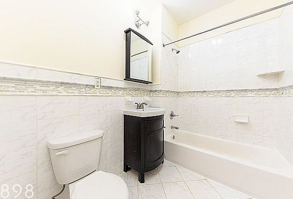 5th image of 611 W 177th St APT 5B