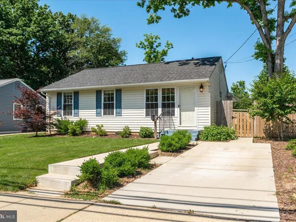 826 1st St, Rockville, MD 20850