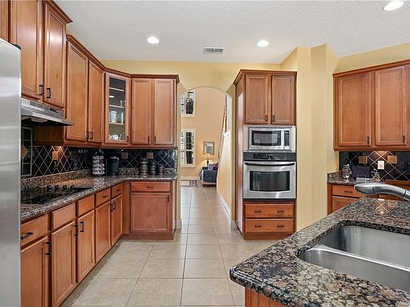 3rd image of 3735 Valley Oaks Ct