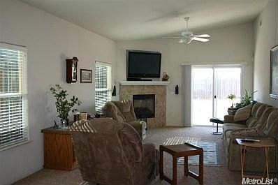4th image of 911 Alvarado Ct