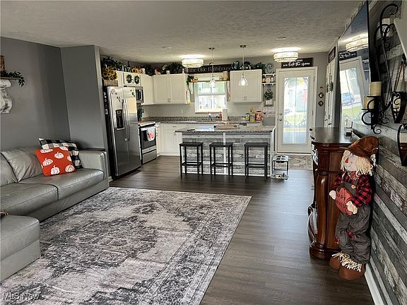 2nd image of 1416 Elizabeth Blvd