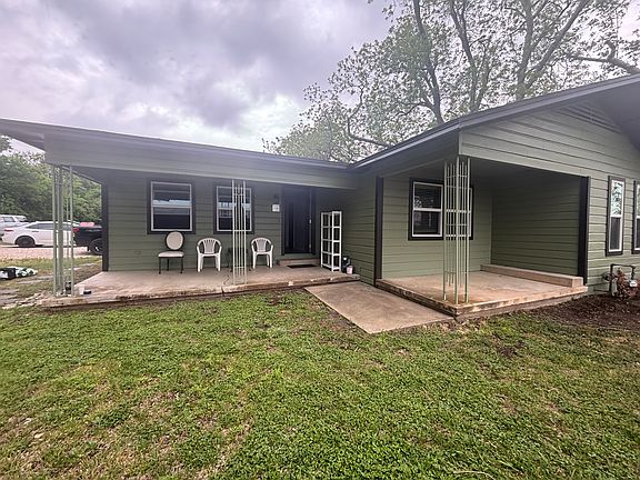 Ton Of Outdoor Open Space!