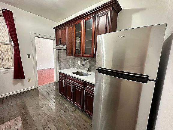 4th image of 6847 78th St #1