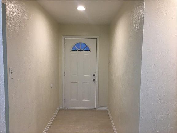 3rd image of 5305 Knox Dr