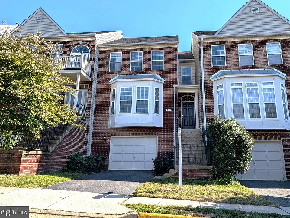8933 Royal Astor Way