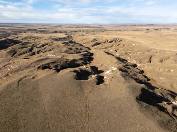 448 Trail, Hay Springs, NE 69347