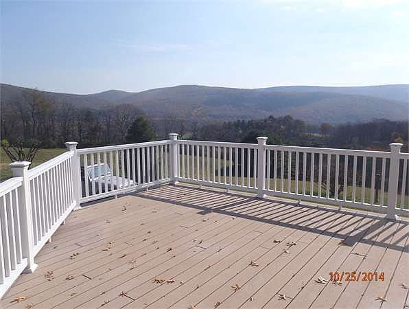 2nd image of 22 Hickory Ct