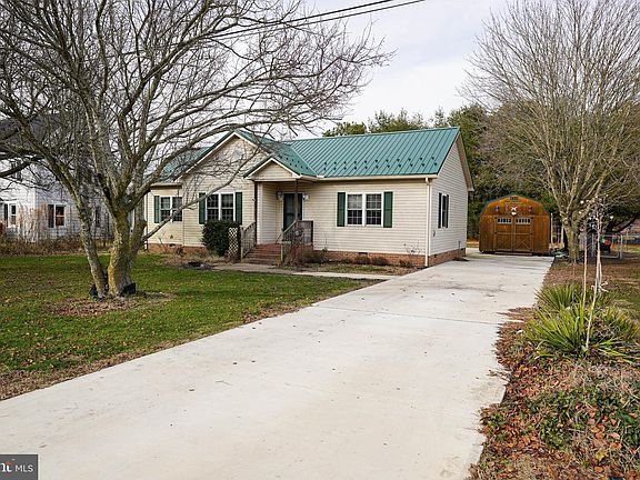 2nd image of 34774 Railroad Ave