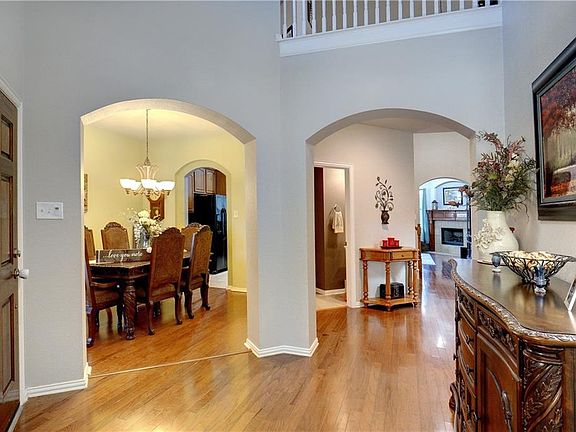 3rd image of 3445 Beekman Dr