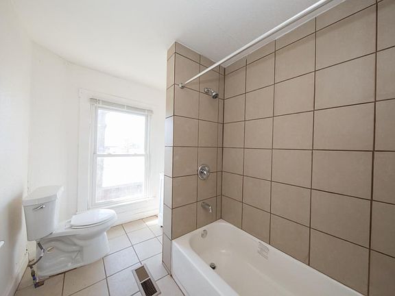 5th image of 2543 S Dixie Dr #2543