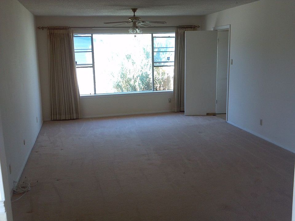 Dining Room/Den/Office 2