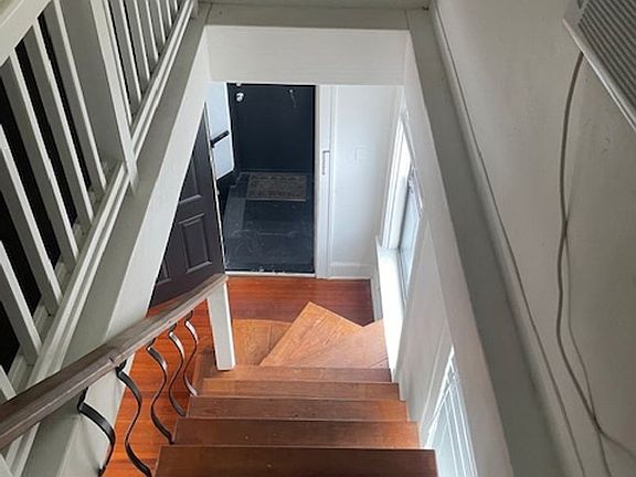 5th image of 436 E Park Ave APT 11