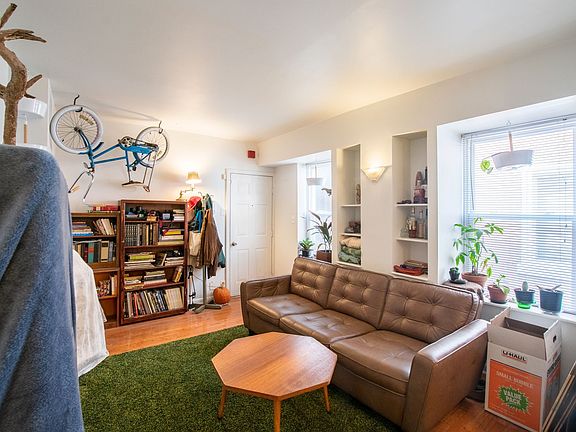 4th image of 807 N Franklin St #2
