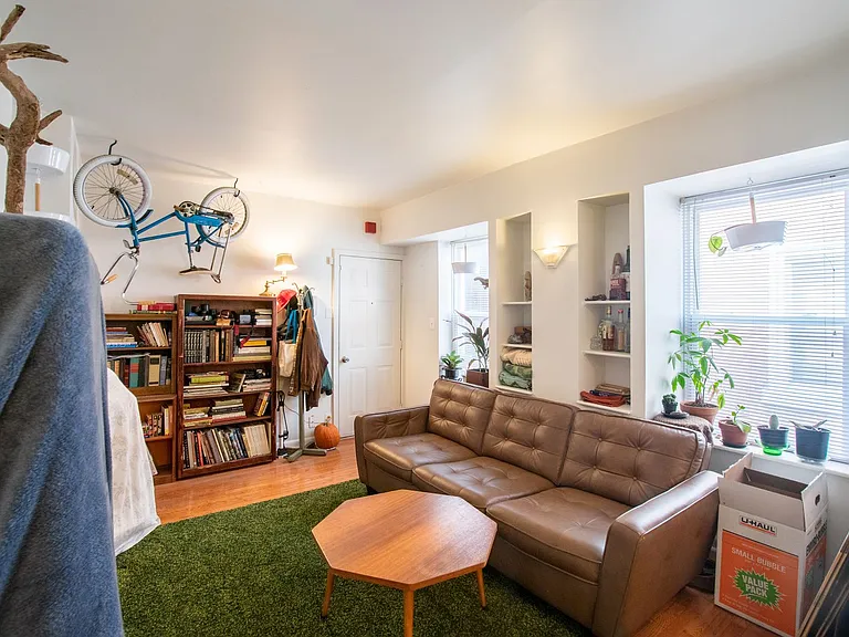 807 N Franklin Street — Photo 4