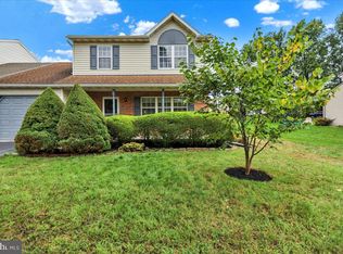 402 Grandview Dr, Fleetwood, PA 19522