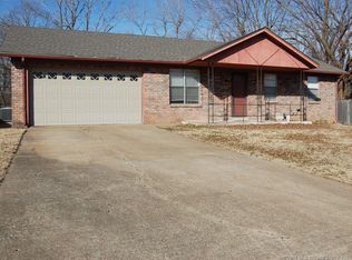 1714 S Oklahoma St, Sapulpa, OK 74066