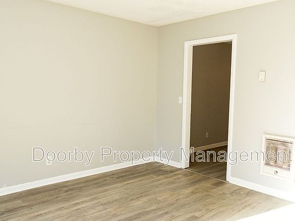 3rd image of 3331 Pinewood Ave #B