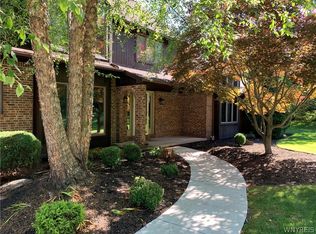 110 Hidden Ridge Cmn, Williamsville, NY 14221