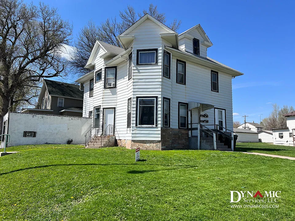 233 S Duluth Ave