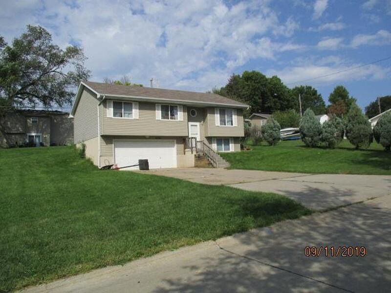 2nd image of 6704 N 51st St