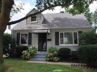 1572 Mapledale Rd, Wickliffe, OH 44092