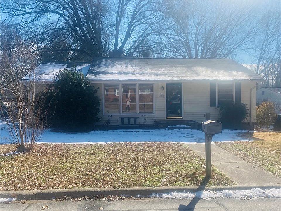 1st image of 1115 N Woodleigh Cir