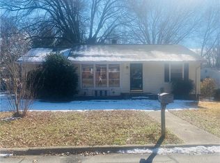 1115 N Woodleigh Cir, Reidsville, NC 27320