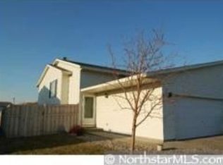 613 McIntosh Ct, Shakopee, MN 55379