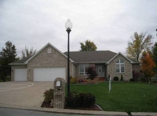 3920 Newcastle Dr, Quincy, IL 62305