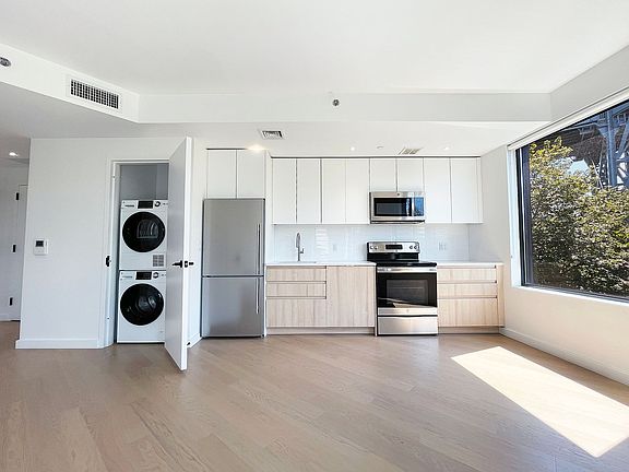 4th image of 2395 Palisade Ave APT 202