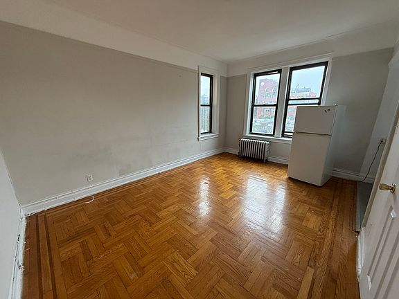 3rd image of 4525 42nd St APT 3A