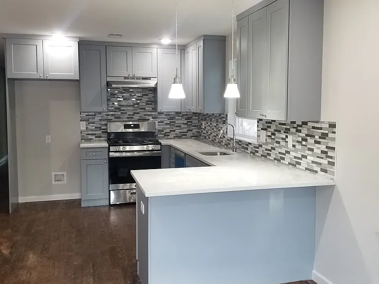 224 S 6th St #1 — Photo 12