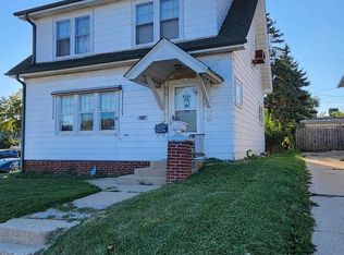 2077 S 91st St, West Allis, WI 53227