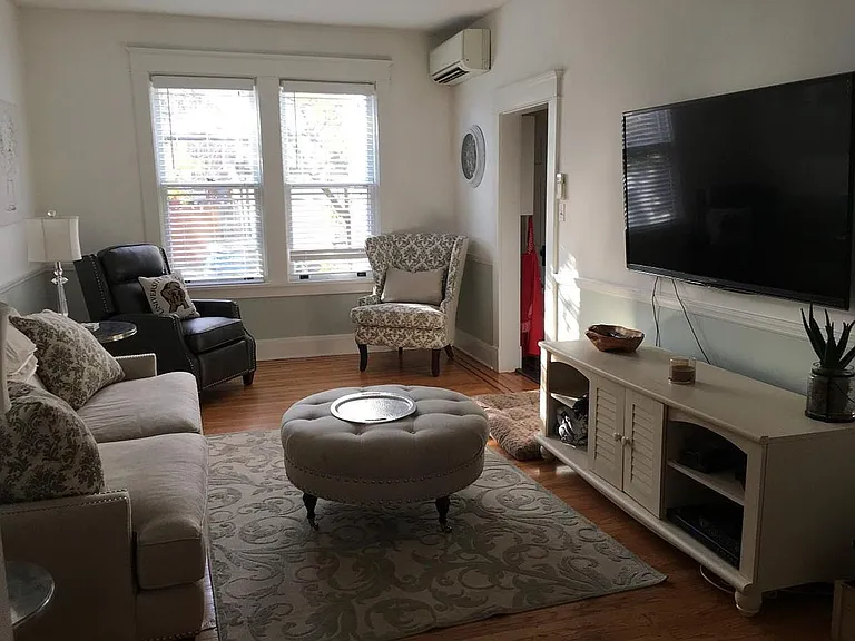 2920 Wyman Pkwy — Photo 3