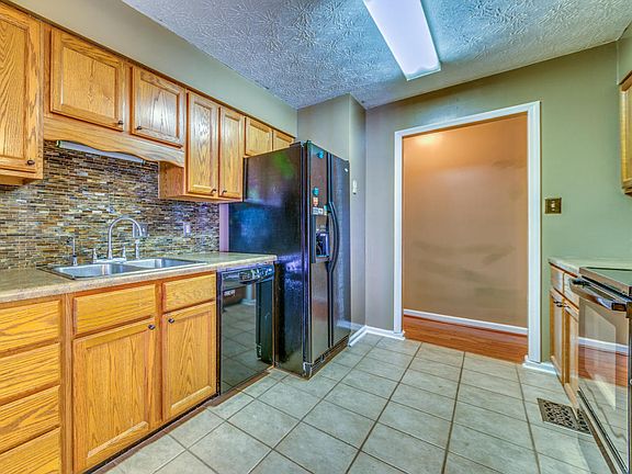 5th image of 4644 Twin Pines Dr