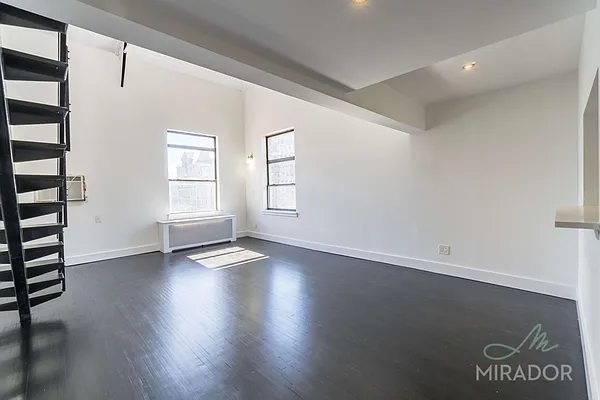 Rented by Mirador Real Estate | media 21