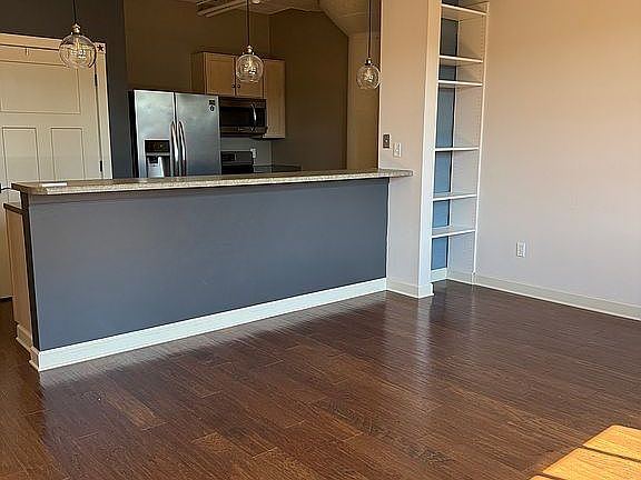 4th image of 1024 Dodge St APT 403