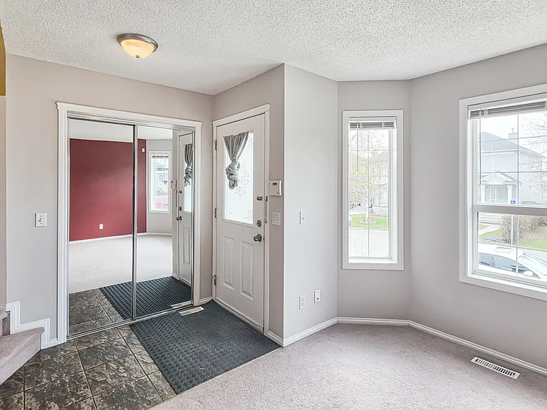 171 Taravista St NE — Photo 4