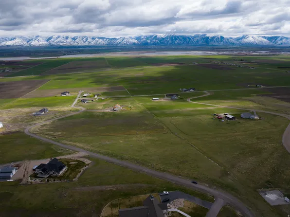 6950 W 2700 N, Petersboro, UT 84325