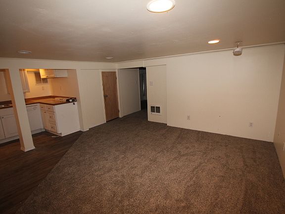 3rd image of 305 Pennsylvania Ave #B