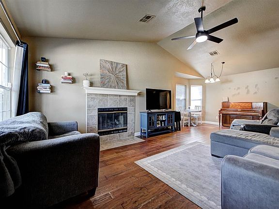 5th image of 3005 Pinecrest St