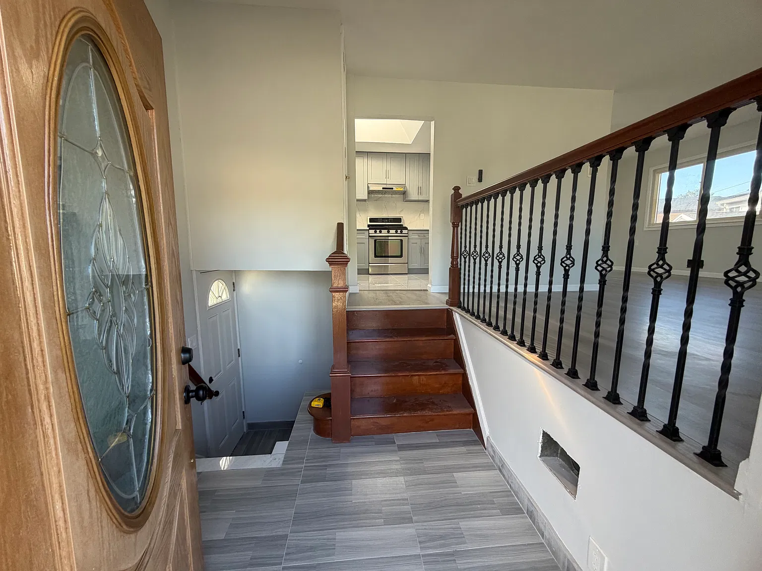 3 bed, 1638 sqft, $3,700 — Photo 2
